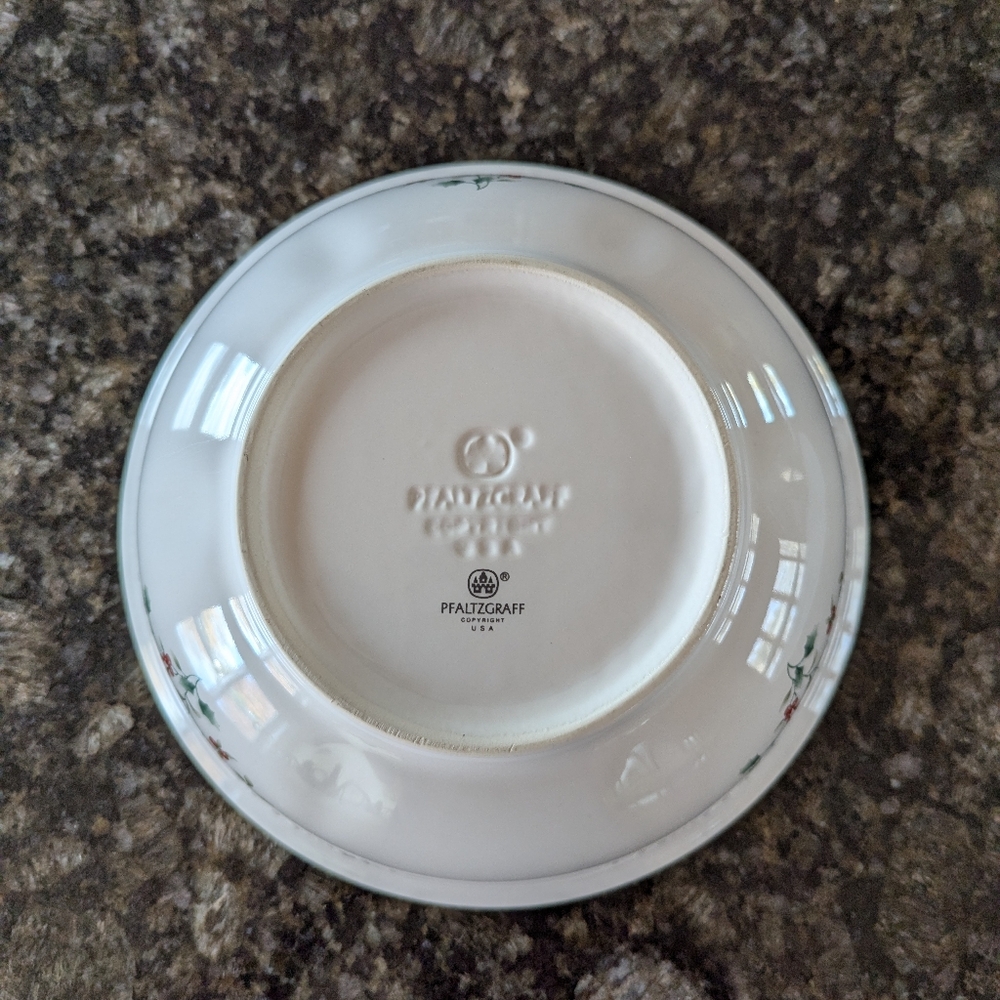 Pfaltzgraff Winterberry Vegetable Serving Bowl - Picture 3 of 3